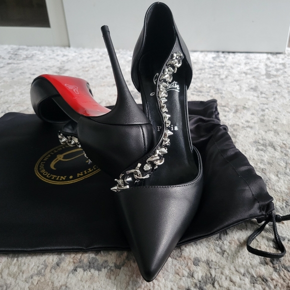 Christian Louboutin - Picture 3 of 7